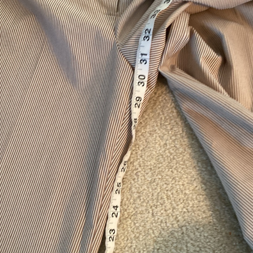 The limited NWT Cassidy fit super wide leg size 10 pants - Picture 11 of 11